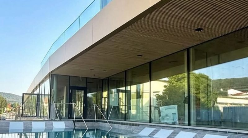 Das neue Warmaußenbecken für das Familien- und Freizeitbad ist eröffnet